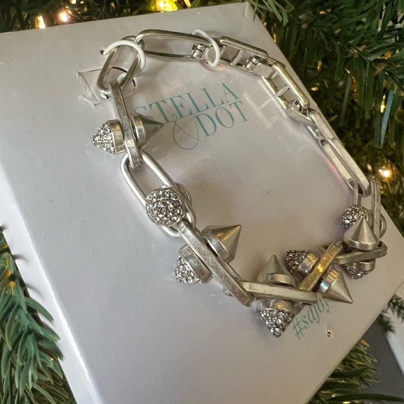 Stella & Dot renegade spike bracelet - Picture 2 of 2